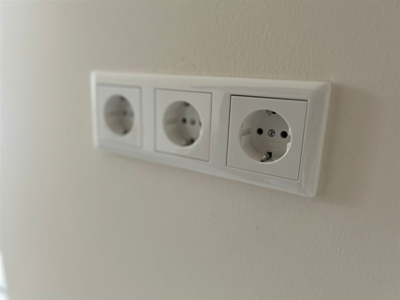 Drievoudige wandcontactdozen